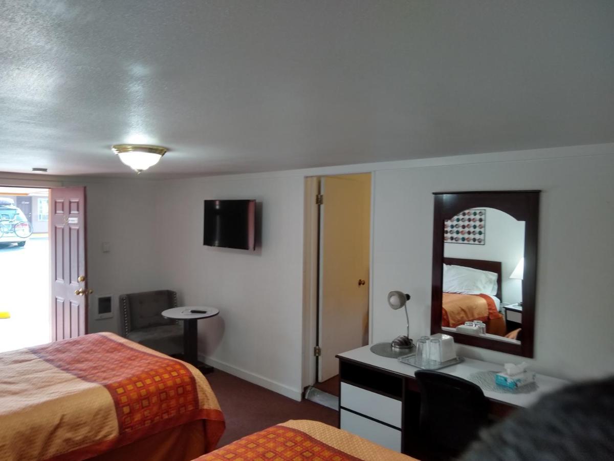 Holiday Motel เบนด์ ภายนอก รูปภาพ