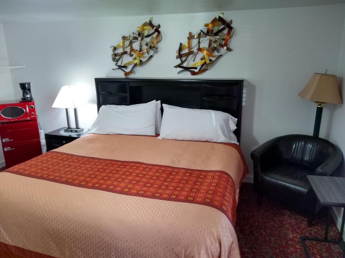 Holiday Motel เบนด์ ภายนอก รูปภาพ